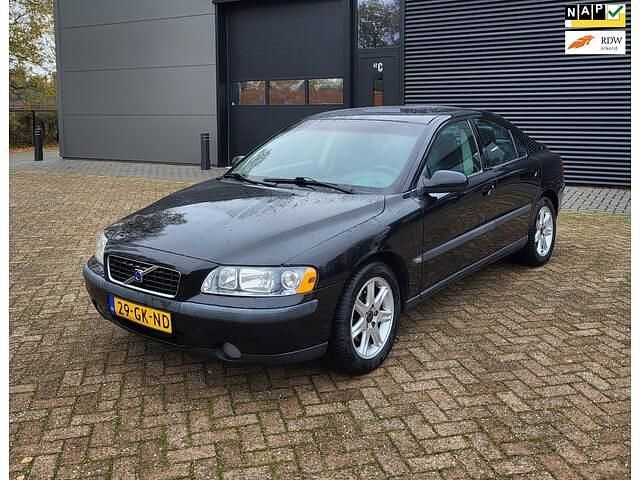 Zwart Occasion 2001 Volvo S60 Sedan | € 3.295 (Iets duurder) - Afbeelding 1/4