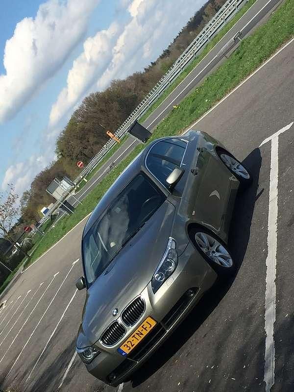 Brons Gebruikt 2006 BMW 523 Executive Sedan | € 7.500 (Eerlijke prijs) - Afbeelding 1/4
