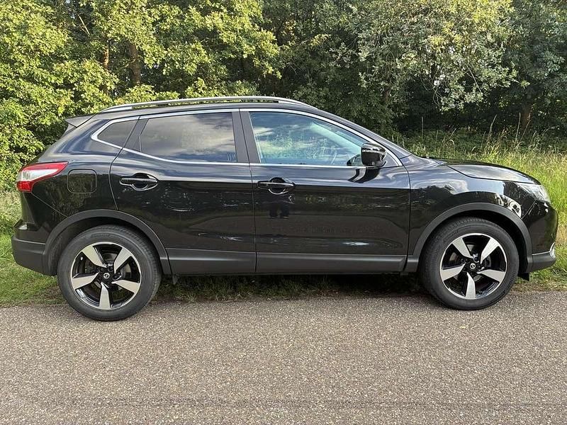 Zwart Gebruikt 2015 Nissan Qashqai SUV | € 11.000 (Eerlijke prijs) - Afbeelding 1/4