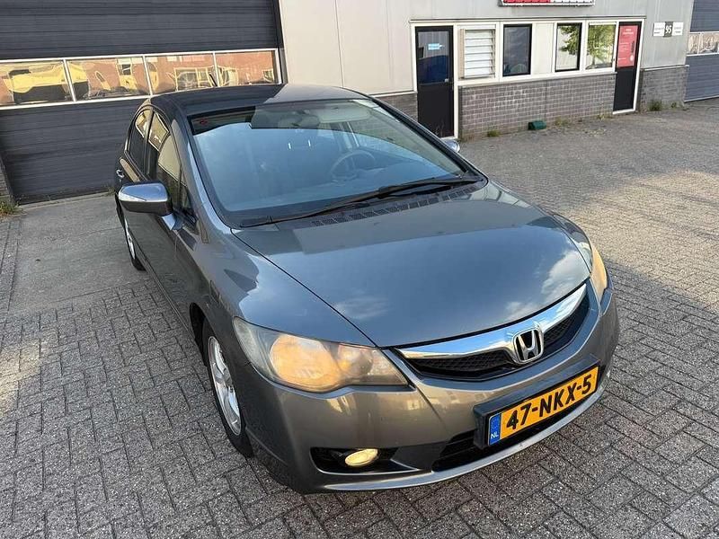 Grijs Gebruikt 2010 Honda Civic Elegance Sedan | € 4.995 (Goede deal) - Afbeelding 1/4