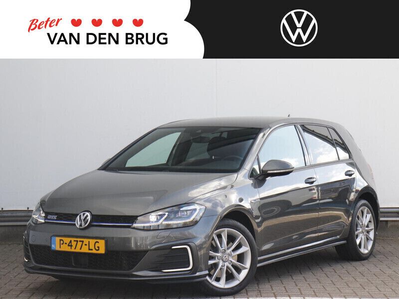 Grijs Gebruikt 2022 VW Golf VIII GTE Hatchback | € 21.900 (Super prijs) - Afbeelding 1/3