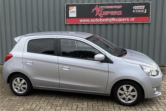 Grijs Gebruikt 2015 Mitsubishi Space Star Hatchback | € 5.500 (Eerlijke prijs) - Afbeelding 1/4