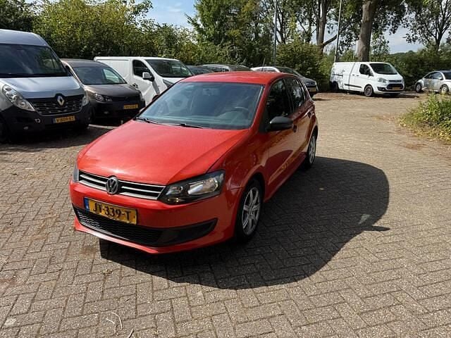 Oranje Gebruikt 2010 VW Polo Hatchback | € 2.800 (Goede deal) - Afbeelding 1/4