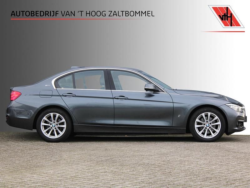 Grijs Occasion 2016 BMW 330 Executive Sedan | € 16.400 (Goede deal) - Afbeelding 1/4