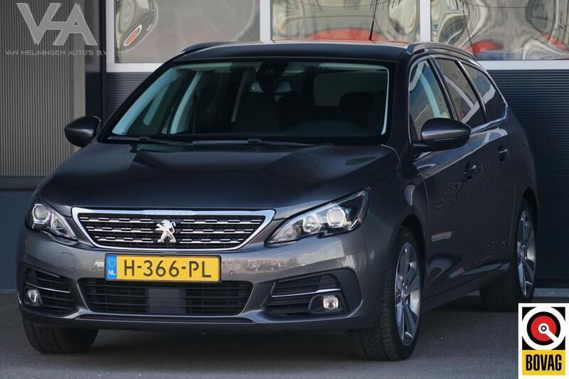 Grijs Gebruikt 2020 Peugeot 308 Premium Stationwagen | € 16.950 (Eerlijke prijs) - Afbeelding 1/4