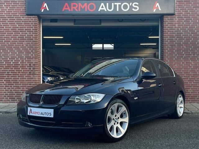 Blauw Gebruikt 2005 BMW 325 Sedan | € 6.950 (Eerlijke prijs) - Afbeelding 1/4