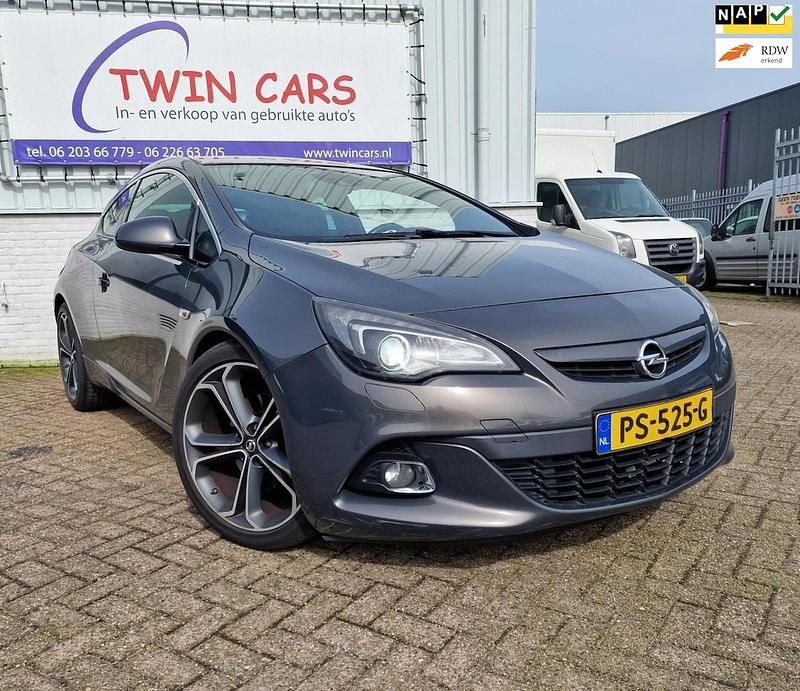 Grijs Gebruikt 2014 Opel Astra GTC Hatchback | € 6.250 - Afbeelding 1/4