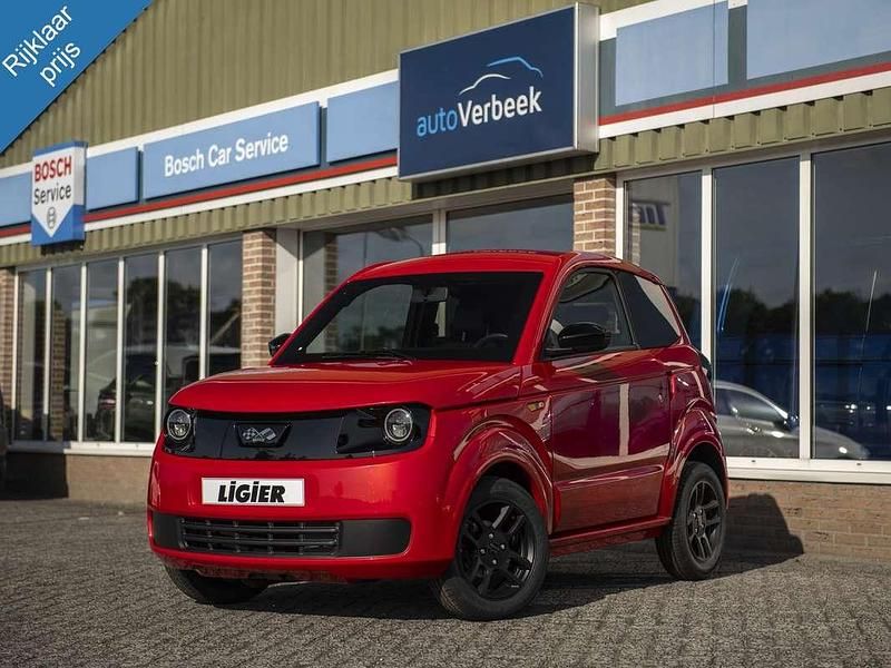 Nieuw Ligier Myli 2025 Rood Hatchback