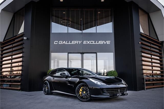Zwart Gebruikt 2018 Ferrari GTC4Lusso Stationwagen | € 219.995 - Afbeelding 1/4