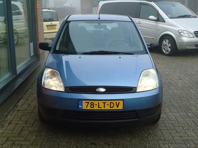 Occasion Ford Fiesta 69 PK (50 kW) 2003 Blauw Hatchback