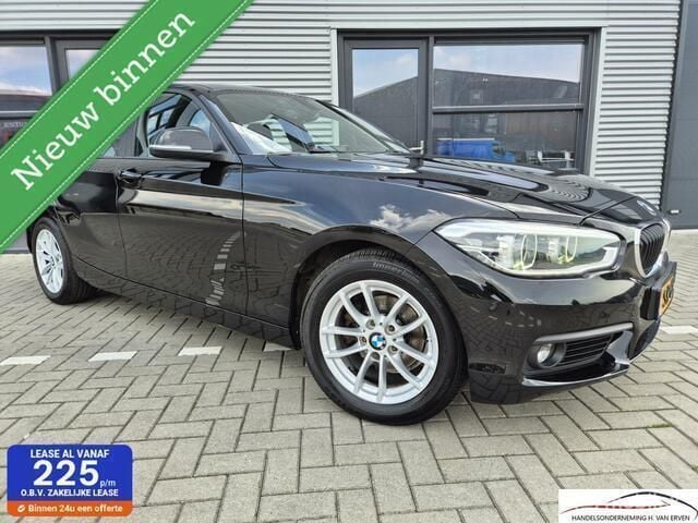 Zwart Gebruikt 2018 BMW 118 Executive Hatchback | € 13.900 (Super prijs) - Afbeelding 1/4