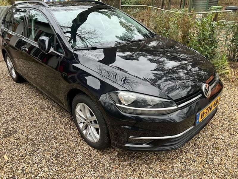 Zwart Gebruikt 2019 VW Golf VII Highline Stationwagen | € 13.500 (Goede deal) - Afbeelding 1/4