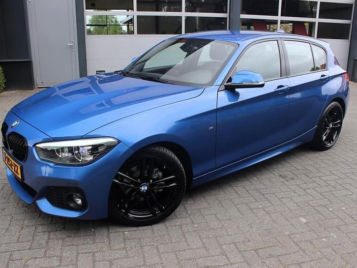 Occasion BMW 118 Executive 136 PK (100 kW) 2018 Blauw Hatchback