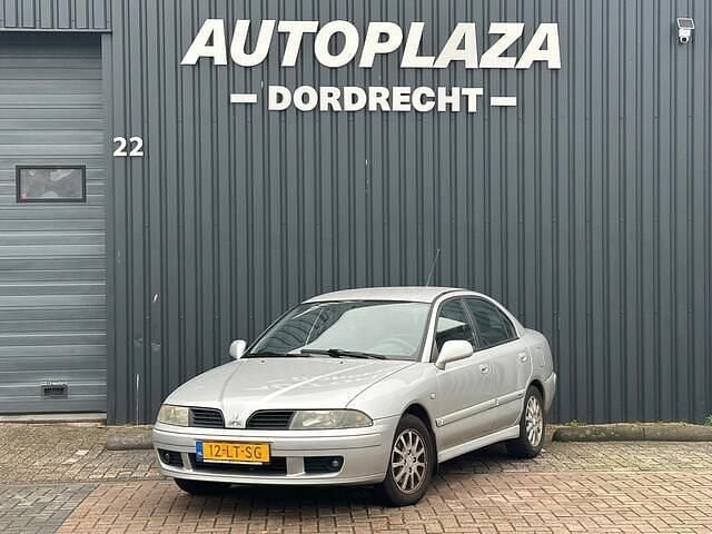 Grijs Gebruikt 2003 Mitsubishi Carisma Hatchback | € 1.500 - Afbeelding 1/3