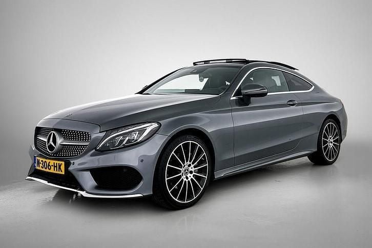 Grijs Gebruikt 2018 Mercedes C200 AMG line Coupé | € 25.995 (Goede deal) - Afbeelding 1/3