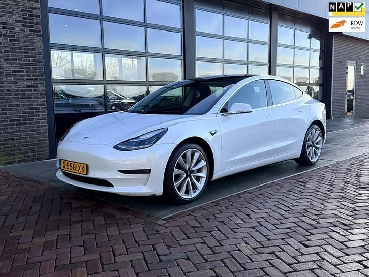 Wit (metallic) Occasion 2019 Tesla Model 3 Long Range AWD Sedan | € 21.975 (Eerlijke prijs) - Afbeelding 1/4