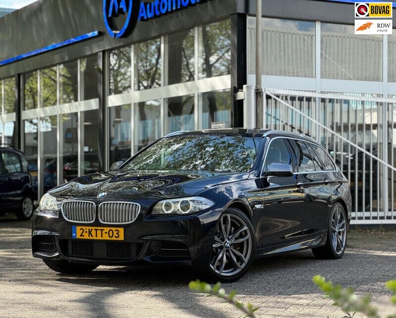 Zwart Gebruikt 2013 BMW M550 M Sport Sedan | € 14.950 (Super prijs) - Afbeelding 1/4
