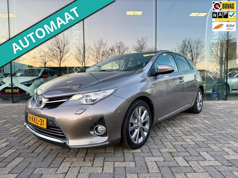 Beige Gebruikt 2013 Toyota Auris Hybrid Hatchback | € 13.845 (Iets duurder) - Afbeelding 1/4