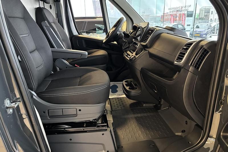 Nieuw Opel Movano S 2026 Grijs Van