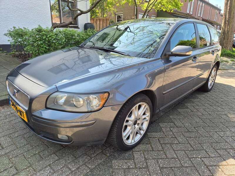 Grijs Gebruikt 2005 Volvo V50 Momentum Stationwagen | € 1.200 (Super prijs) - Afbeelding 1/4