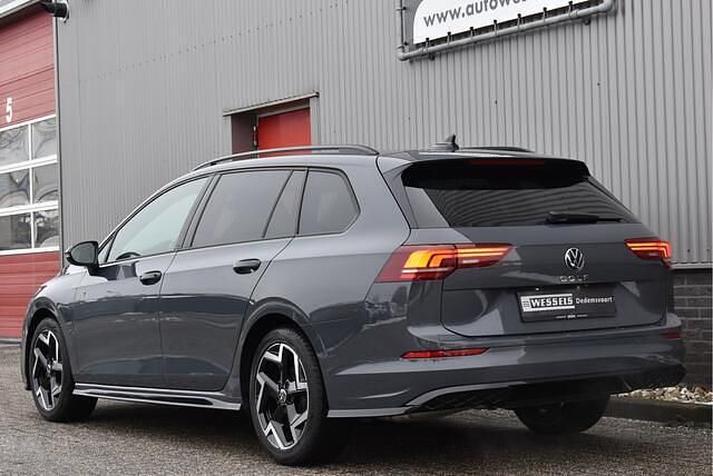 Occasion VW Golf VIII R-line 131 PK (96 kW) 2025 Grijs (metallic) Stationwagen