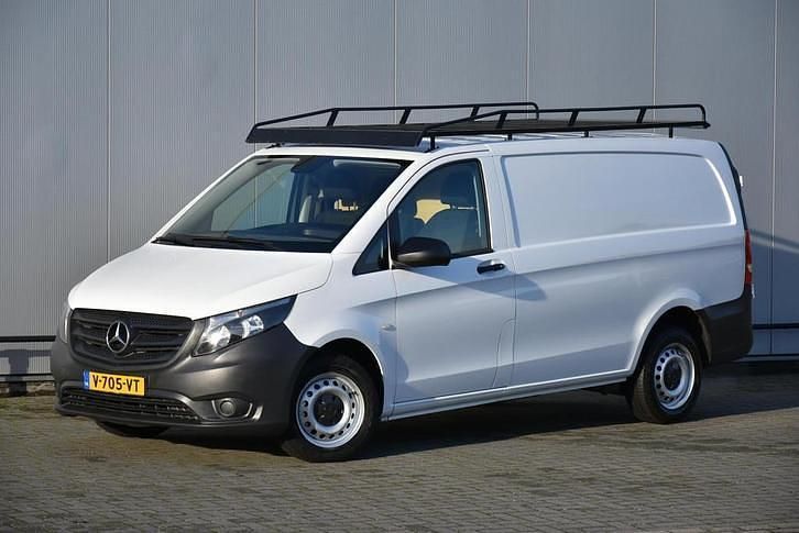 Wit Gebruikt 2019 Mercedes Vito Sedan | € 13.949 (Eerlijke prijs) - Afbeelding 1/4