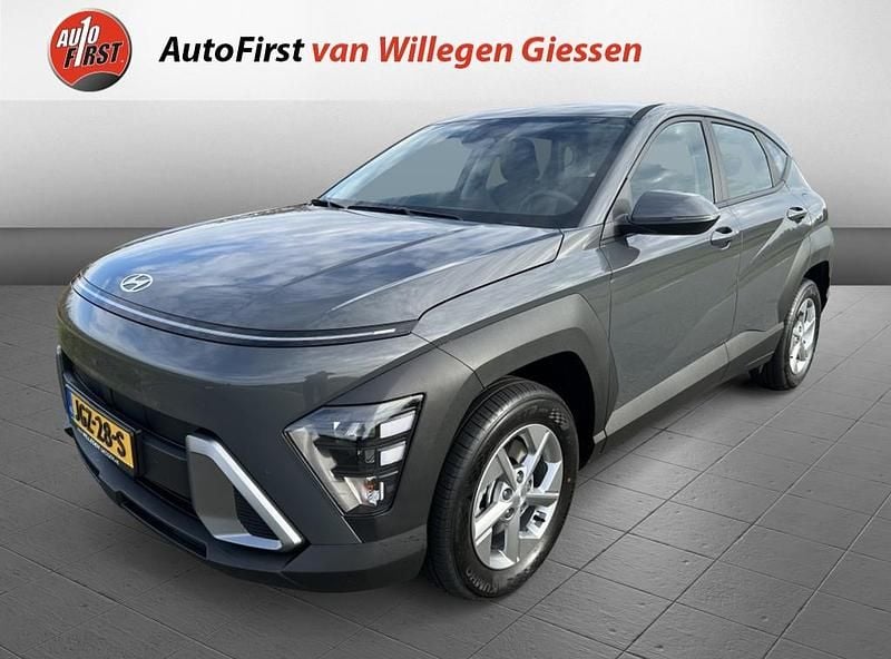 Grijs Nieuw 2025 Hyundai Kona Comfort SUV | € 35.400 - Afbeelding 1/4