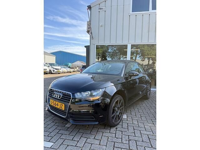 Zwart Occasion 2011 Audi A1 Attraction Hatchback | € 5.850 (Eerlijke prijs) - Afbeelding 1/4
