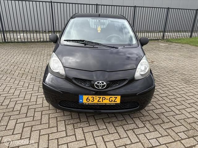 Occasion Toyota Aygo 68 PK (50 kW) 2008 Zwart Hatchback