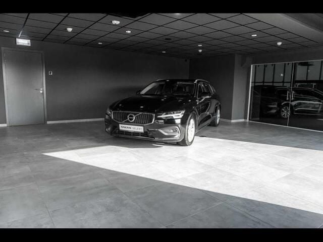 Overige Gebruikt 2021 Volvo V60 Momentum Stationwagen | € 33.990 (Iets duurder) - Afbeelding 1/4