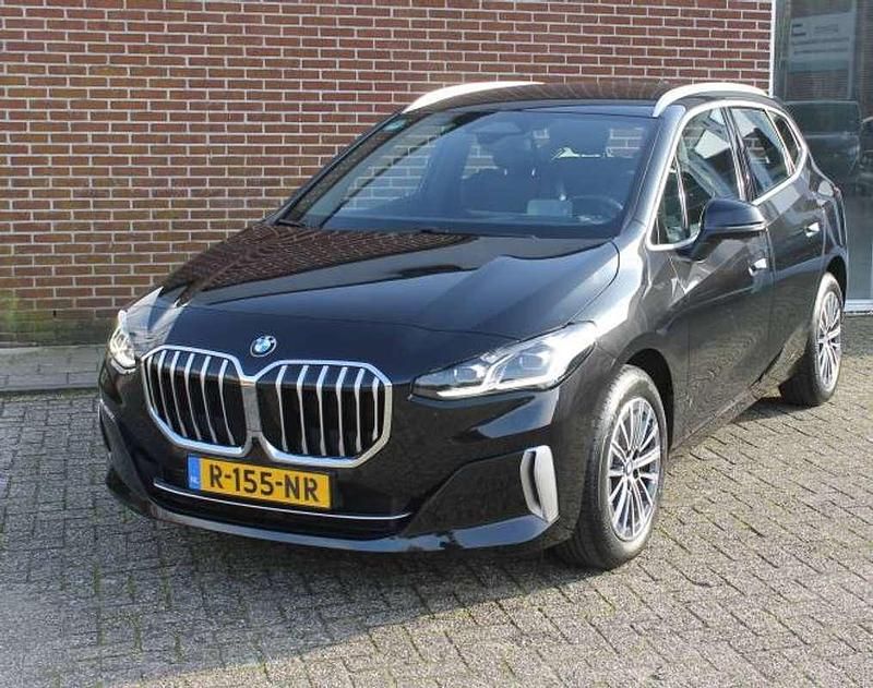 Zwart Gebruikt 2022 BMW 218 Active Tourer MPV | € 31.950 (Iets duurder) - Afbeelding 1/4