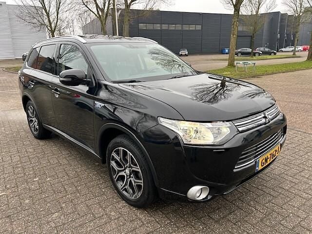 Occasion Mitsubishi Outlander 121 PK (88 kW) 2015 Zwart SUV