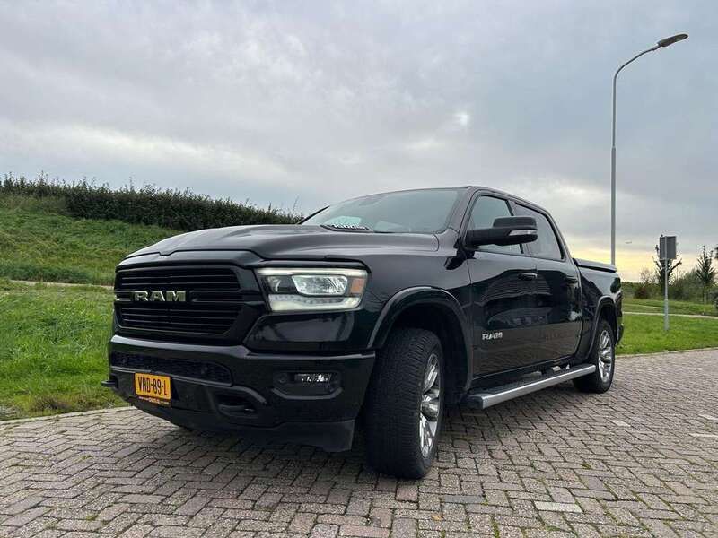 Zwart Gebruikt 2020 RAM 1500 Pickup | € 36.000 - Afbeelding 1/4