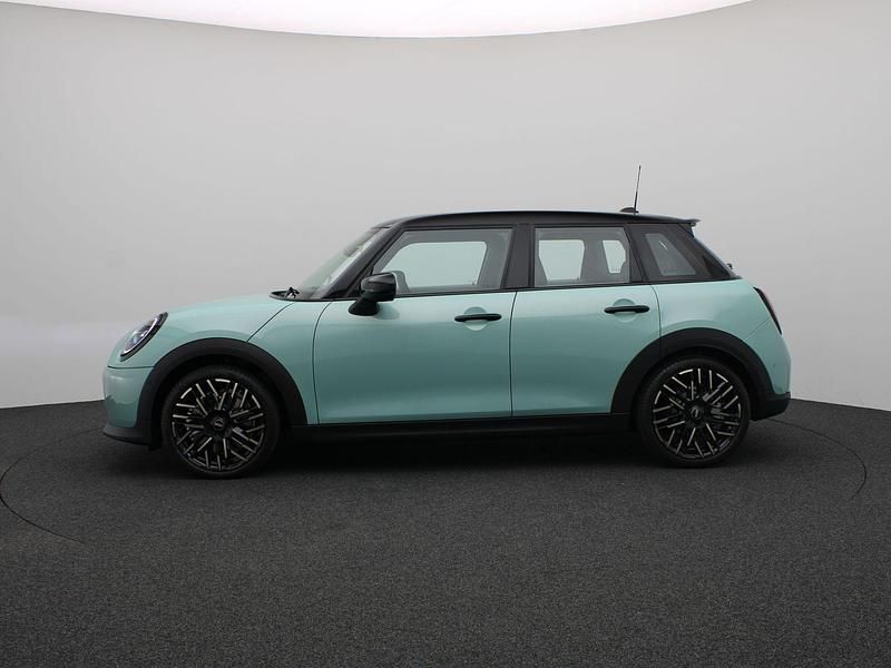 Occasion Mini Cooper S Favoured 204 PK (150 kW) 2025 Groen Hatchback