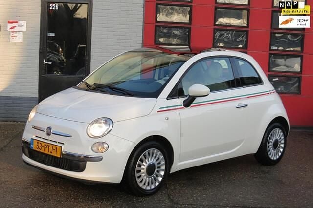 Wit Occasion 2011 Fiat 500 Lounge Hatchback | € 4.500 (Goede deal) - Afbeelding 1/4