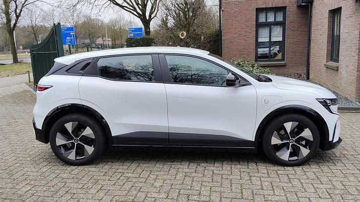 Occasion Renault Megane E-Tech Equilibre 96 kW (131 PK) 2022 Wit Hatchback