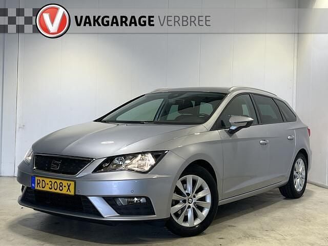 Grijs Gebruikt 2017 Seat Leon ST Business Stationwagen | € 13.940 (Eerlijke prijs) - Afbeelding 1/4