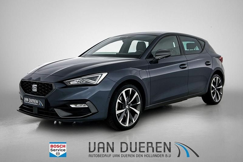 Grijs Gebruikt 2023 Seat Leon FR Hatchback | € 19.750 (Super prijs) - Afbeelding 1/4