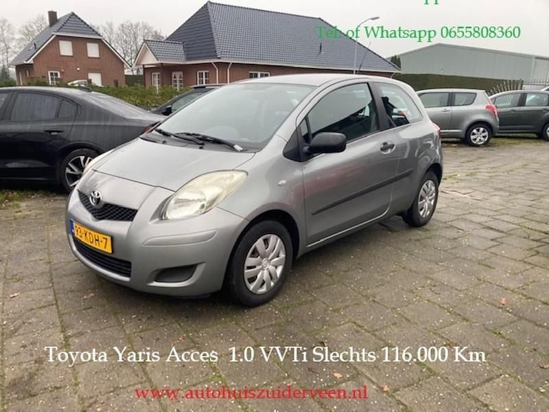 Grijs (metallic) Gebruikt 2009 Toyota Yaris Hatchback | € 4.499 (Eerlijke prijs) - Afbeelding 1/2