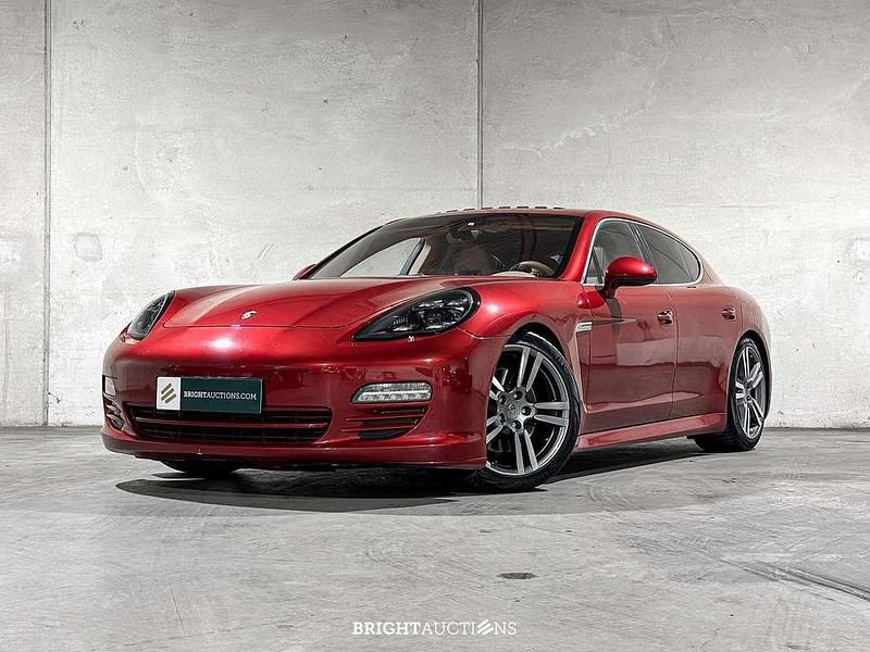 Rood Gebruikt 2010 Porsche Panamera S Sedan | € 17.500 - Afbeelding 1/4