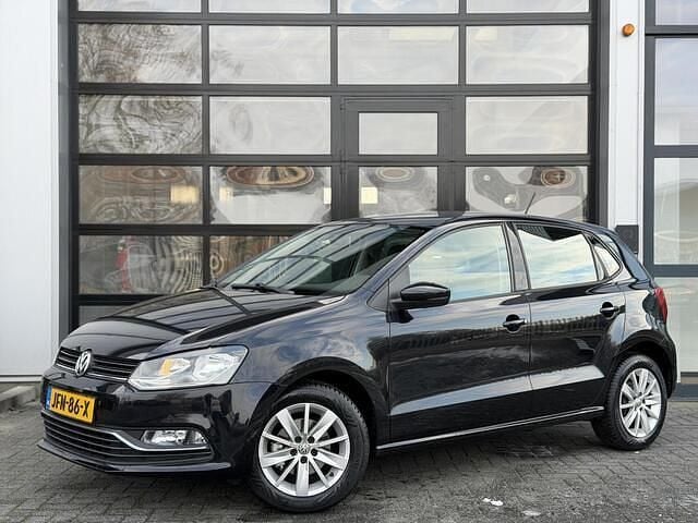 Zwart Occasion 2015 VW Polo Comfortline Hatchback | € 7.995 (Eerlijke prijs) - Afbeelding 1/4
