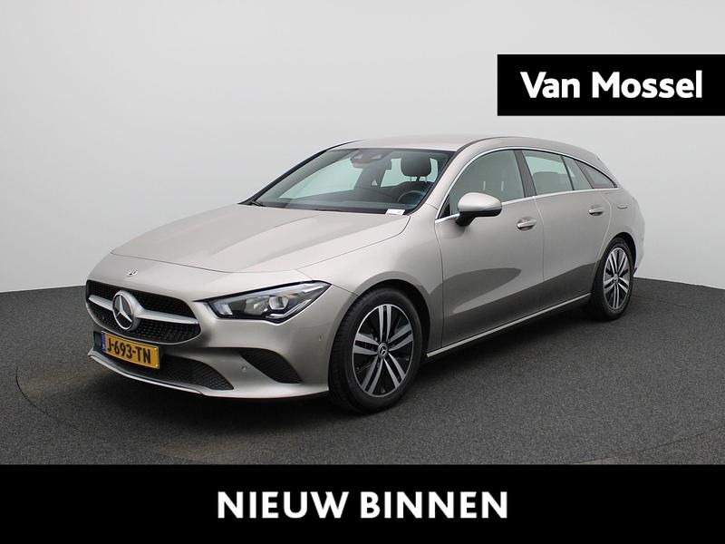 Grijs Gebruikt 2020 Mercedes CLA180 Shooting Brake Business Stationwagen | € 22.900 (Super prijs) - Afbeelding 1/4