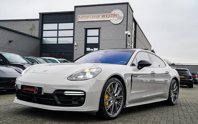 Grijs Occasion 2017 Porsche Panamera Hatchback | € 71.775 (Eerlijke prijs) - Afbeelding 1/4