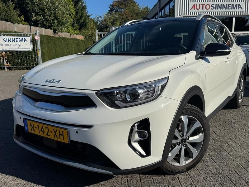 Wit Gebruikt 2022 Kia Stonic SUV | € 19.495 (Goede deal) - Afbeelding 1/4