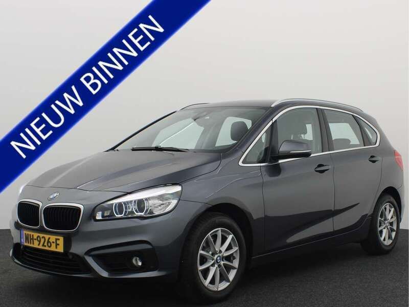 Grijs, metallic lak Gebruikt 2017 BMW 216 Active Tourer MPV | € 13.888 (Eerlijke prijs) - Afbeelding 1/4