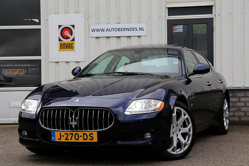 Blauw, metallic lak Gebruikt 2011 Maserati Quattroporte Sedan | € 41.900 - Afbeelding 1/4