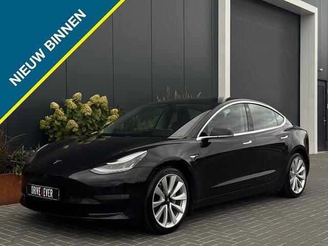 Zwart Gebruikt 2019 Tesla Model 3 Sedan | € 21.995 (Eerlijke prijs) - Afbeelding 1/4