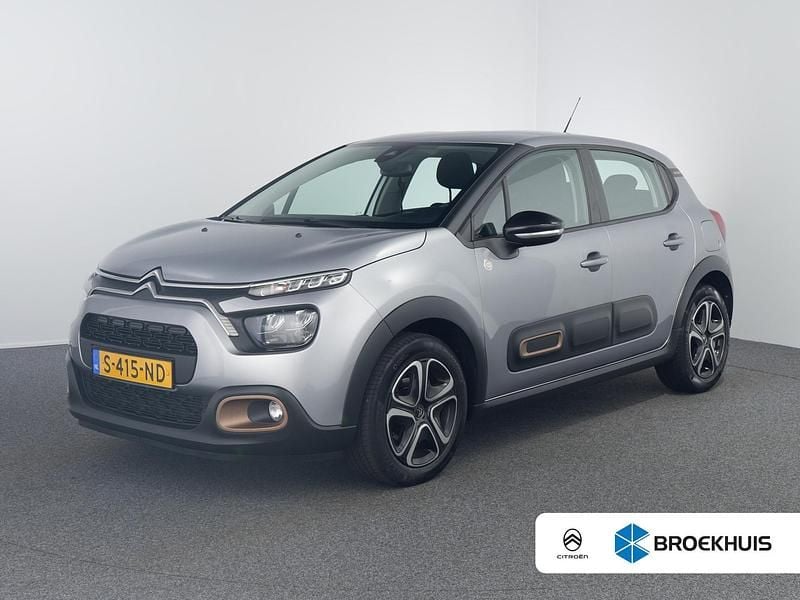 Grijs Gebruikt 2023 Citroën C3 PureTech Hatchback | € 15.400 (Eerlijke prijs) - Afbeelding 1/4