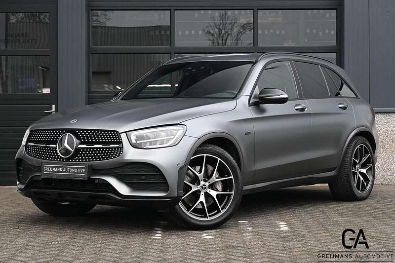 Grijs Gebruikt 2020 Mercedes GLC300e AMG SUV | € 41.950 (Duur) - Afbeelding 1/4
