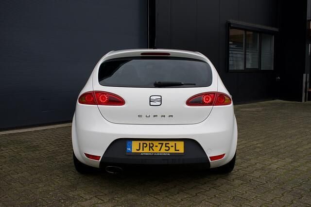 Occasion Seat Leon CUPRA 241 PK (177 kW) 2007 Wit Hatchback